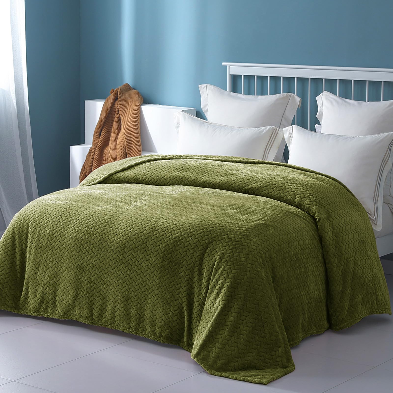 Exclusivo Mezcla Olive Green Fleece King Size Blanket For Bed, 90X104 Inches Soft Cozy 3D Decorative Jacquard Flannel Blankets,