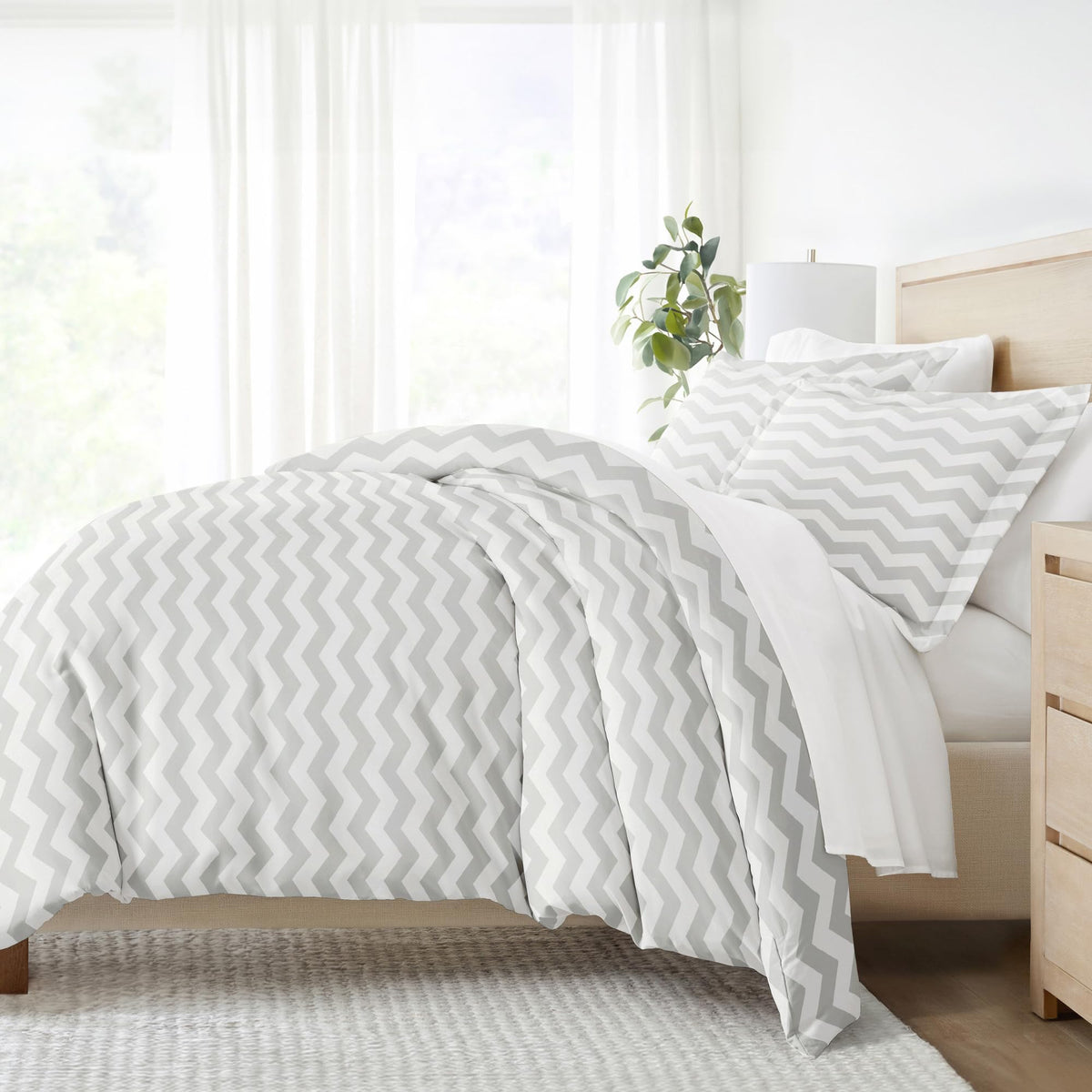 Ienjoy Home Ultra Soft Arrow Patterned 3 Piece Duvet Cover Set, Twin, Gray