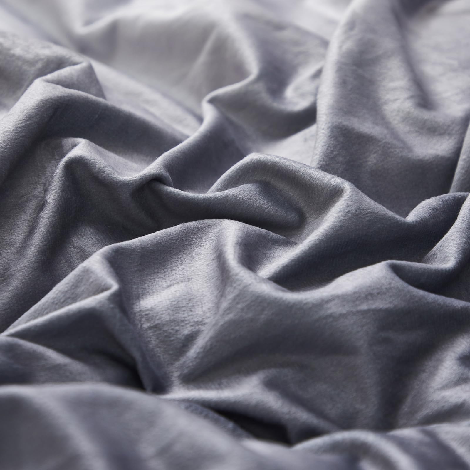 Clothknow Dark Grey Velvet Queen Comforter Set 3Pcs Gray White Fluffy Bedding Comforter Sets Gray Queen Comforter Soft Grey Velvet Queen Size Comforter Sets