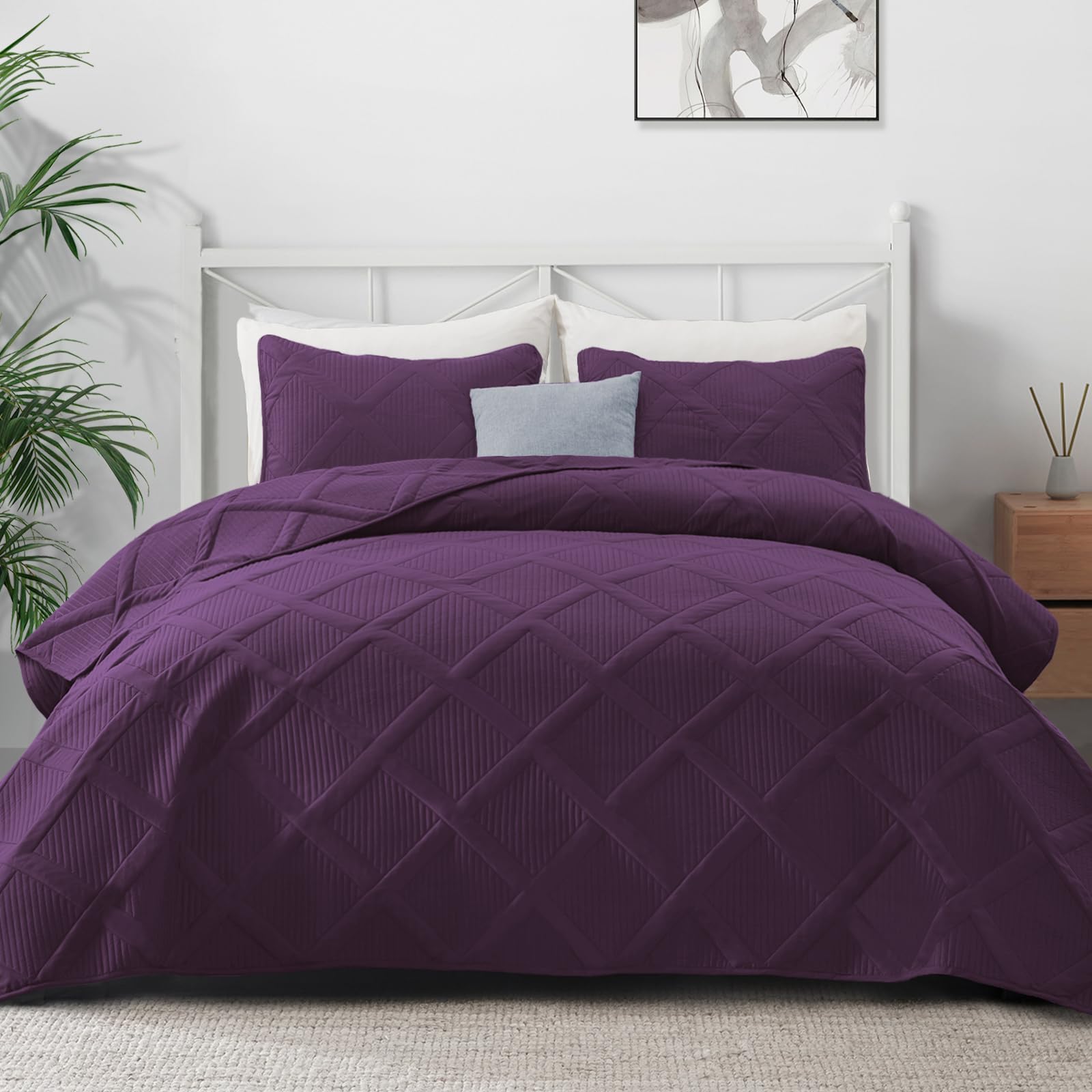 Exclusivo Mezcla Quilt Set Oversized King Size, 3 Pieces Deep Purple Cal King Quilt Bedding Set, Lightweight Quilts Soft Bedspre
