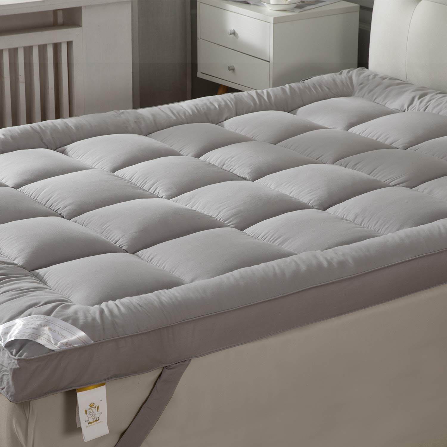 Soft & Cooling Pillow Top Mattress Topper California King With Breathable 300Tc Cotton Cover, Extra Thick Plush Bed Topper For B