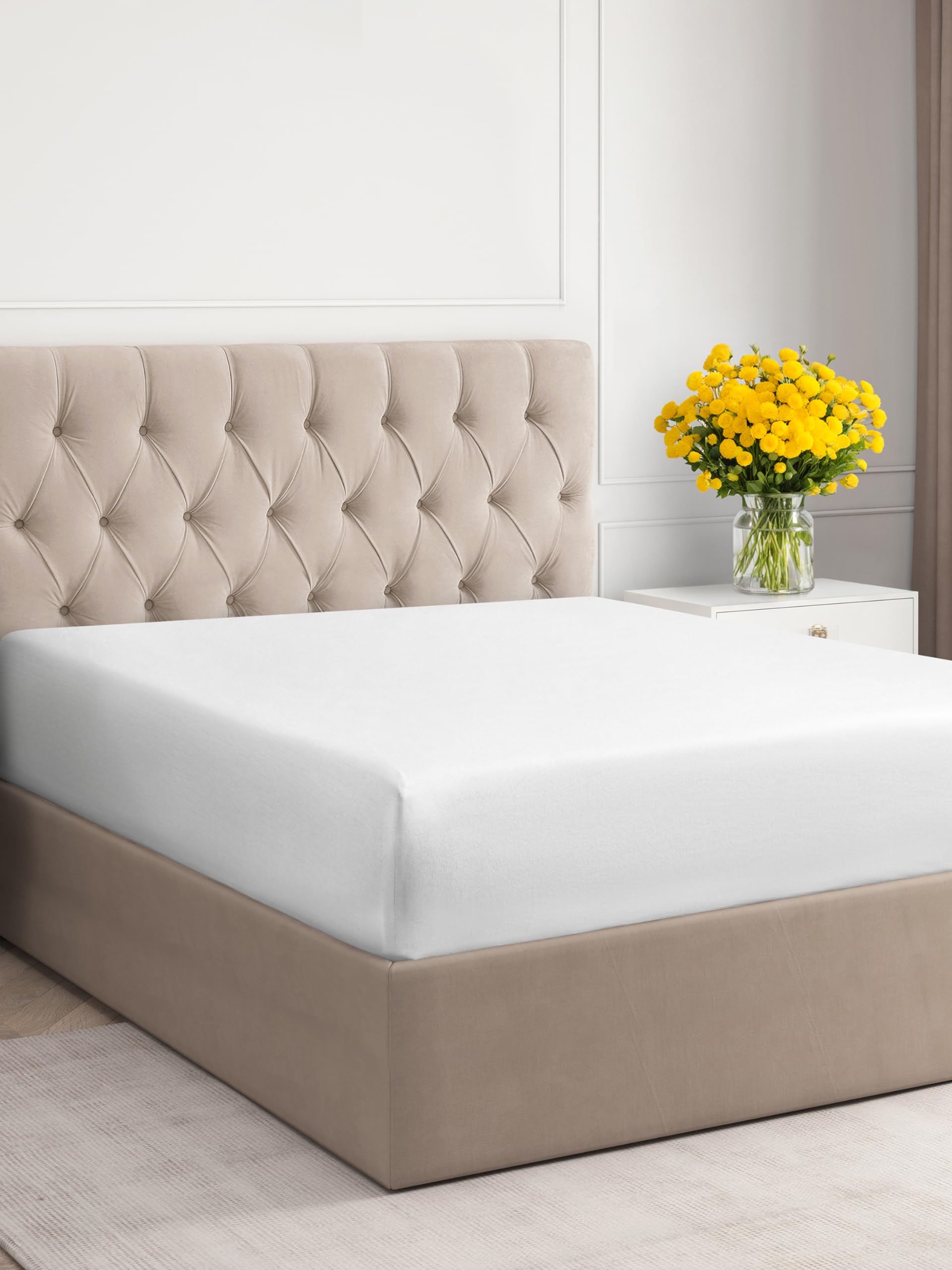 Queen Fitted Bed Sheet - Hotel Luxury & Cooling Single Fitted Sheet Only - Easily Fits Mattress Up To 16 Inches Perfectly - Soft, Wrinkle Free, Breathable & Comfy Burgundy Single Fitted Bed Sheet