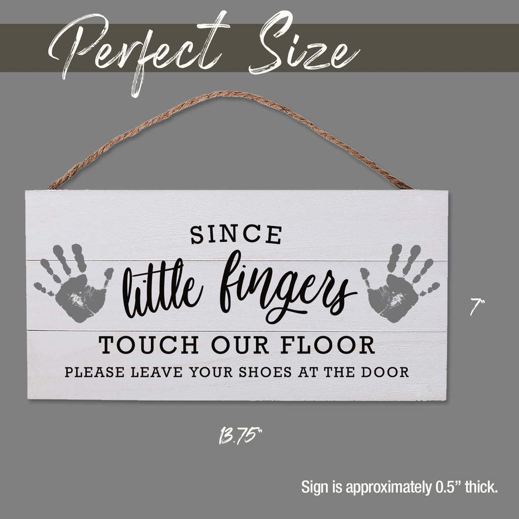 Gsm Brands Little Fingers No Shoes Wood Plank Hanging Sign (13.75 X 6.9 Inches)