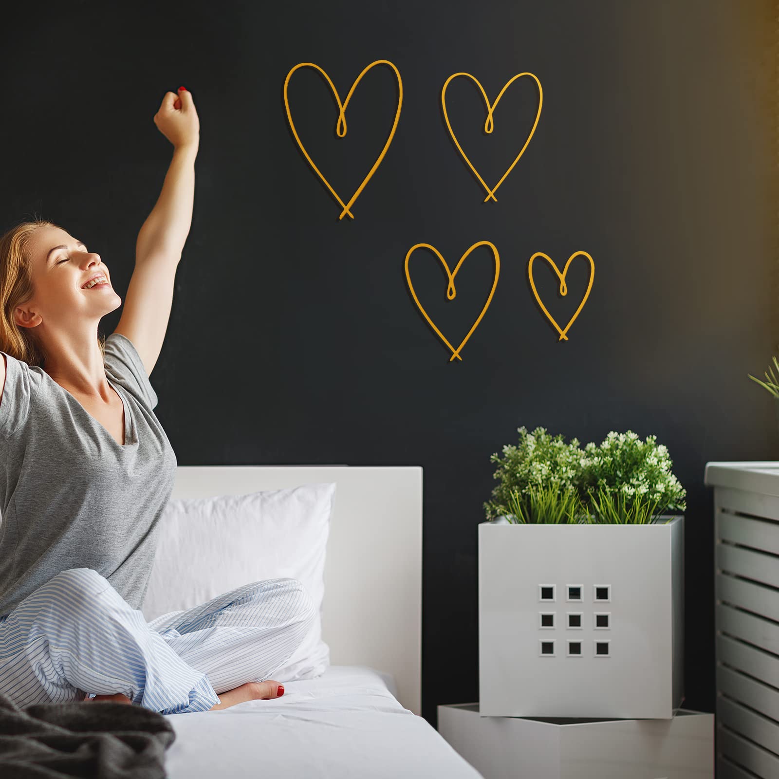 4 Pieces Metal Heart Wall Art Decor Heart Wall Decor Love Heart Wall Decoration Metal Heart Wall Sign Metal Wall Ornaments For B