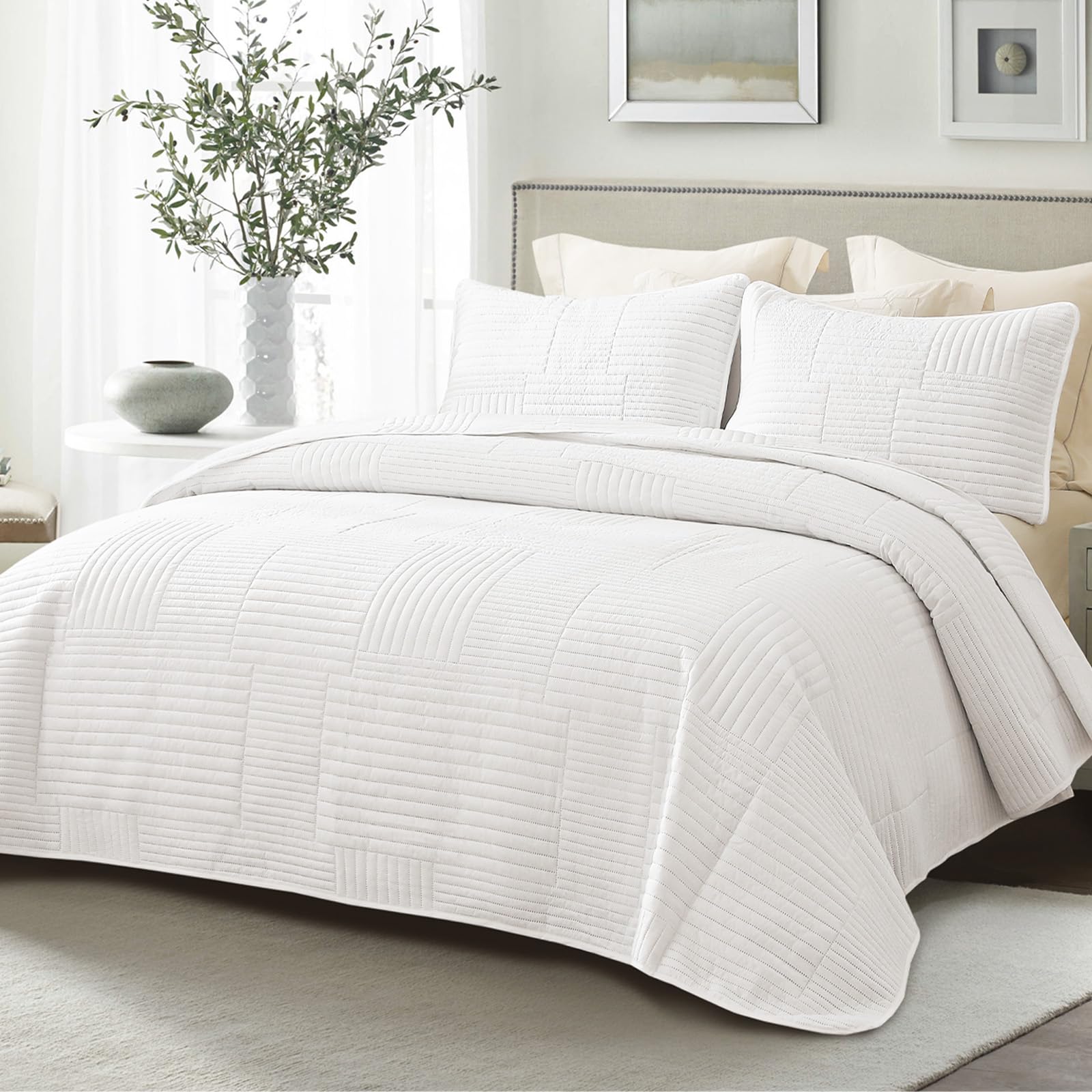 Whale Flotilla Ultra Soft Queen Quilt Bedding Set, Lightweight Fall White Quilts Bedspreads Full Size, Ultrasonic Geometric Cove