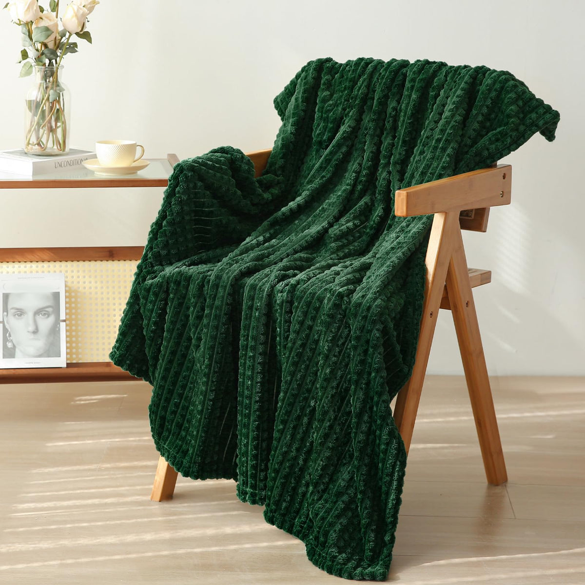 Puncuntex Flannel Fleece Throw Blanket Dark Green 60'  80',Super Soft Plush Cozy Blanket With Square 3D Jacquard Grid Design L