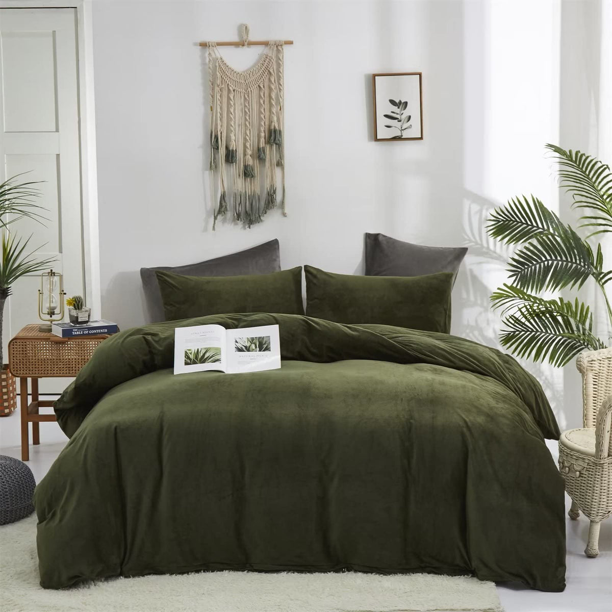 Houseri Velvet Olive Green Comforter Set King Fluffy Army Green Bedding Sets King Size Men Dark Green Micromink Sherpa Comforter