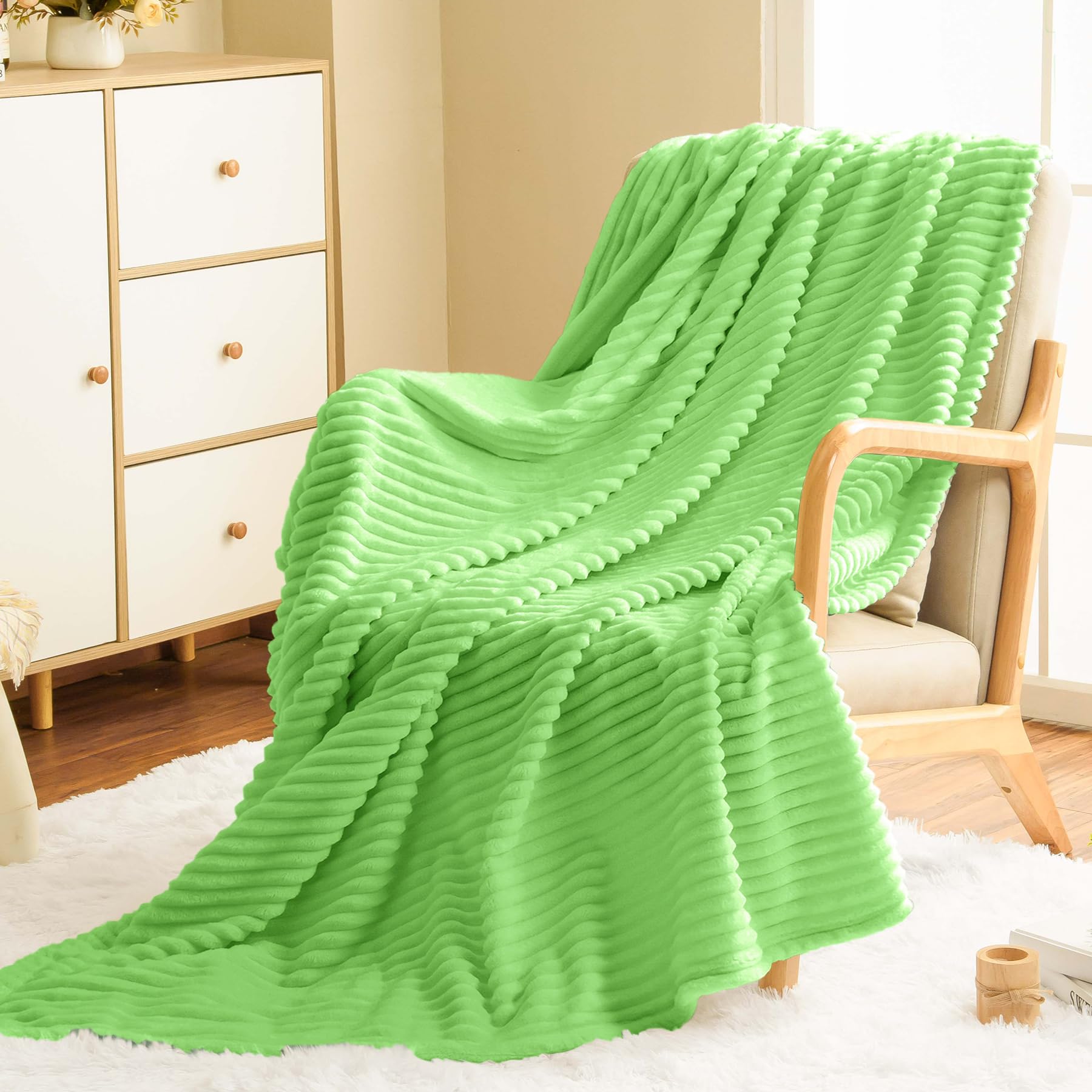 Vessia Flannel Fleece Throw Blanket For Couch, Sofa, Bed, 300Gsm Microfiber Light Green Striped Chair Blanket, Super Soft Warm C