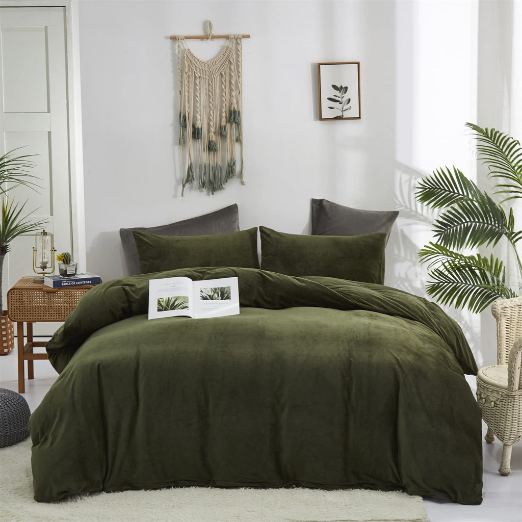 KAREVER Dark Green Velvet Comforter Set Full Army Green Flannel Velvet Bedding Comforter Set All Deep Green 3 PCs Shaggy Soft Wa