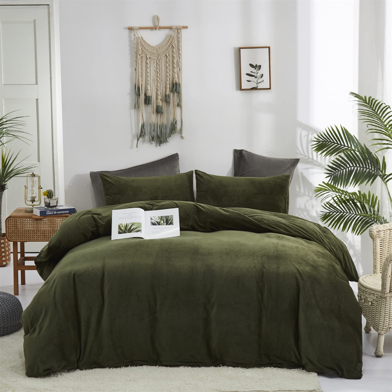 KAREVER Dark Green Velvet Comforter Set Full Army Green Flannel Velvet Bedding Comforter Set All Deep Green 3 PCs Shaggy Soft Wa