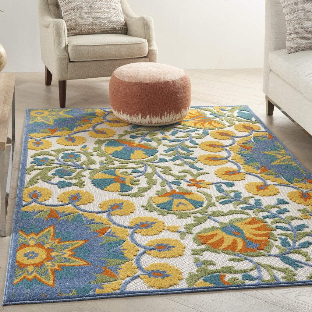 HomeRoots 4' Round Ivory and Blue Round Floral Indoor Outdoor Area Rug