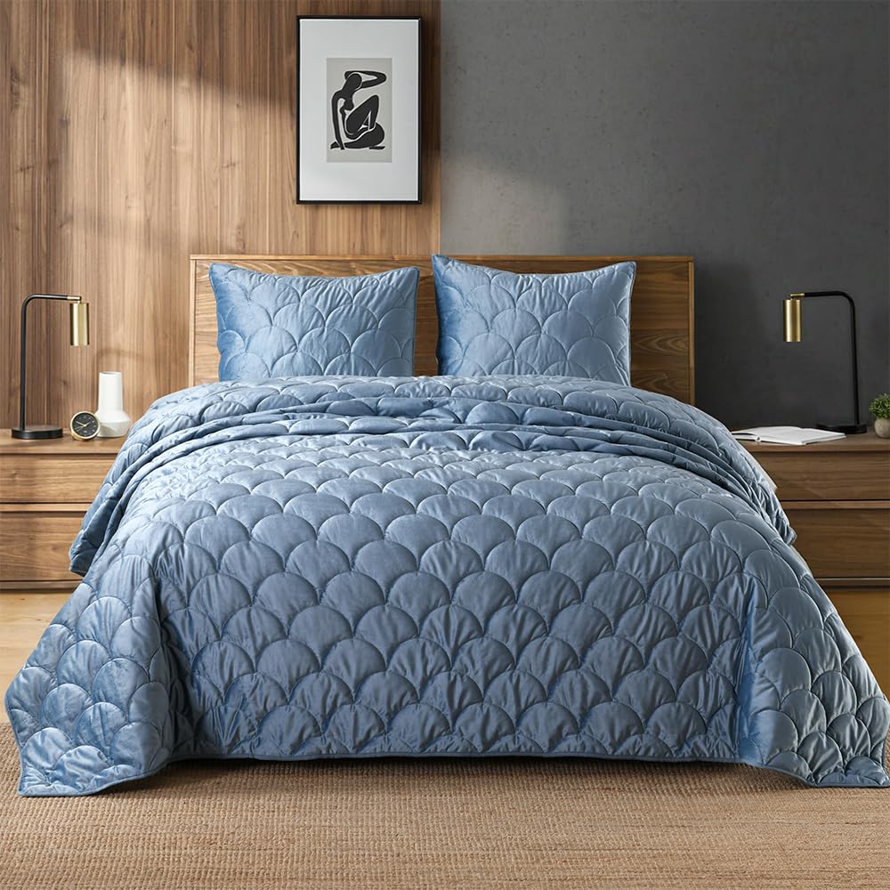 Horimote Home Velvet Quilt Set King Size, Light Blue Luxury Velvet Comforter Set 3 Pieces Soft Warm Bedding Set Coverlet With 2