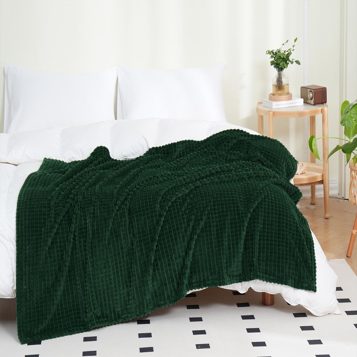 Puncuntex Flannel Fleece Throw Blanket Dark Green 90'  90',Super Soft Plush Cozy Blanket With Square Grid Design Luxury For Co