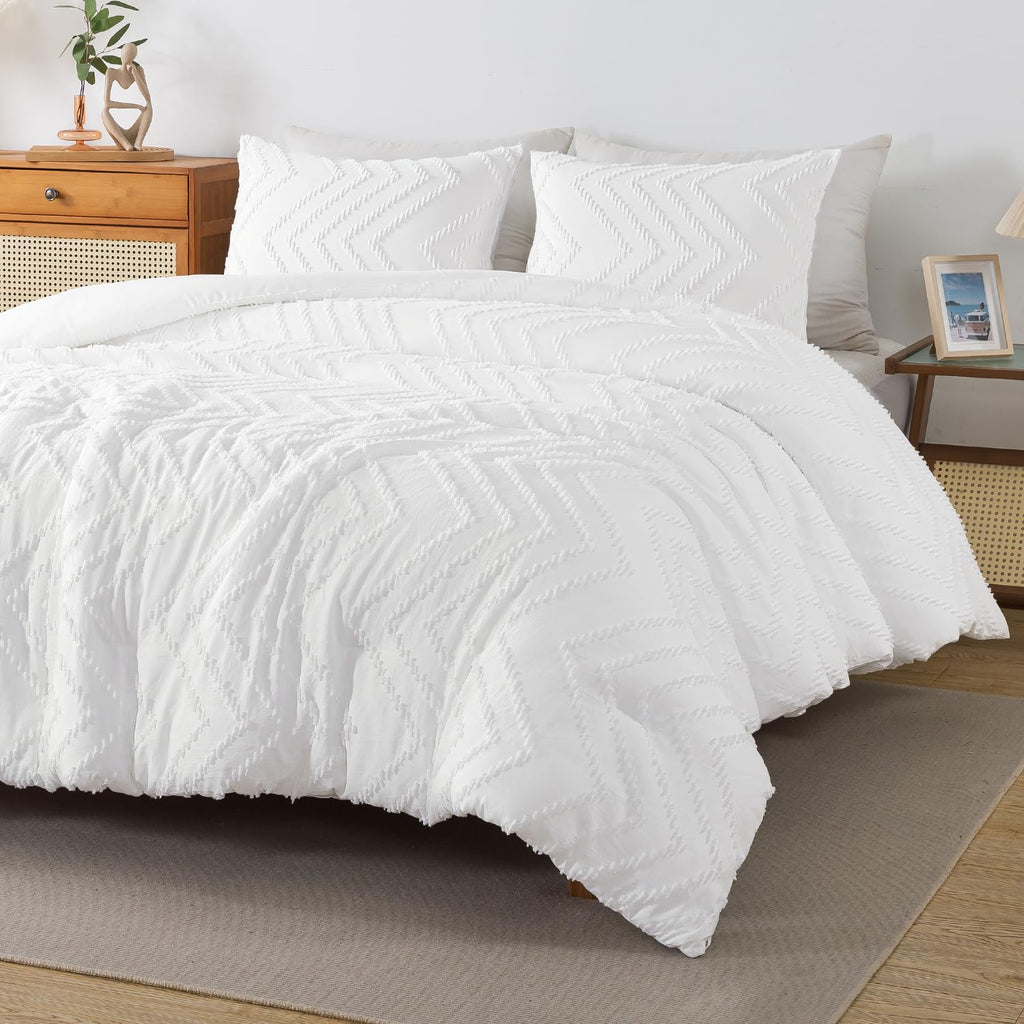 Andency White Comforter Queen, Boho Soft Fluffy Warm Lightweight Bedding Comforter Sets For Queen Bed, 3 Pieces Chevron Tufted Aesthetic Microfiber Lightweight Comforter Set