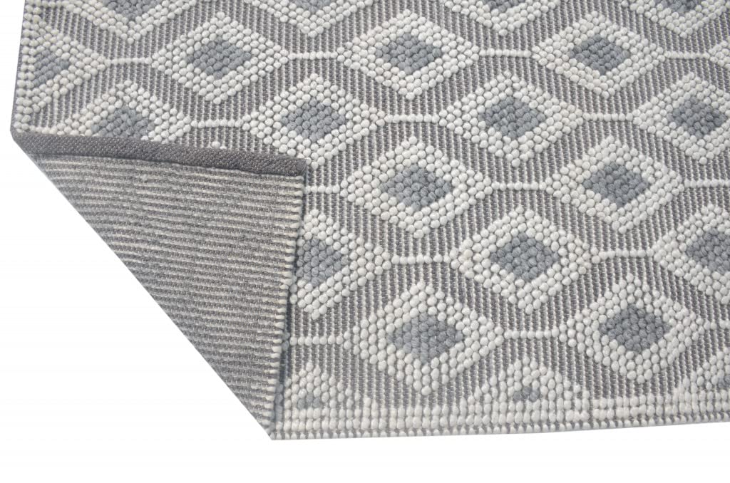 HomeRoots Ivory/Grey PET Yarn 8’ x 11’ Ivory Gray Diamond Trellis Modern Area Rug