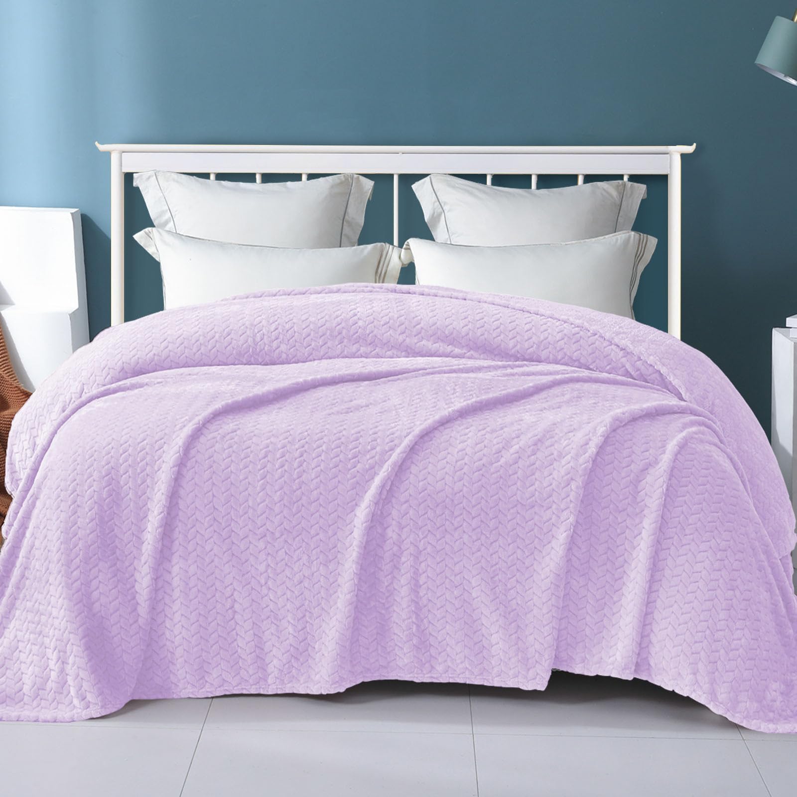 Exclusivo Mezcla Lilac Purple Fleece Twin Size Blanket For Bed, 90X66 Inches Soft Cozy 3D Decorative Jacquard Flannel Blankets,
