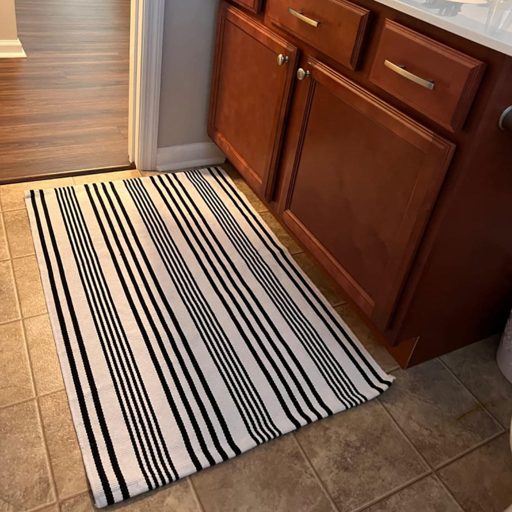 Black And White Striped Outdoor Rug Front Porch Rug 27.5'X43' Cotton Hand-Woven Welcome Mats Layered Door Mats For Front Porch