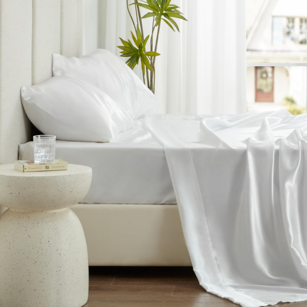 Love'S Cabin Full Size Satin Sheet Sets - 4 Piece White Silky Satin Sheet Set Full With Deep Pocket, Luxury Silk Feel Satin Bed Sheets Full Bedding Set (1 Flat Sheet,1 Fitted Sheet,2 Pillow Cases)