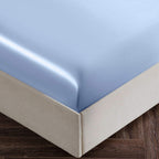 Siinvdabzx 3-Piece Set Satin King Fitted Sheet & 2 Pillowcase, Baby Blue Silky Soft Fitted Bottom Sheet, Wrinkle Free, Fade Resi