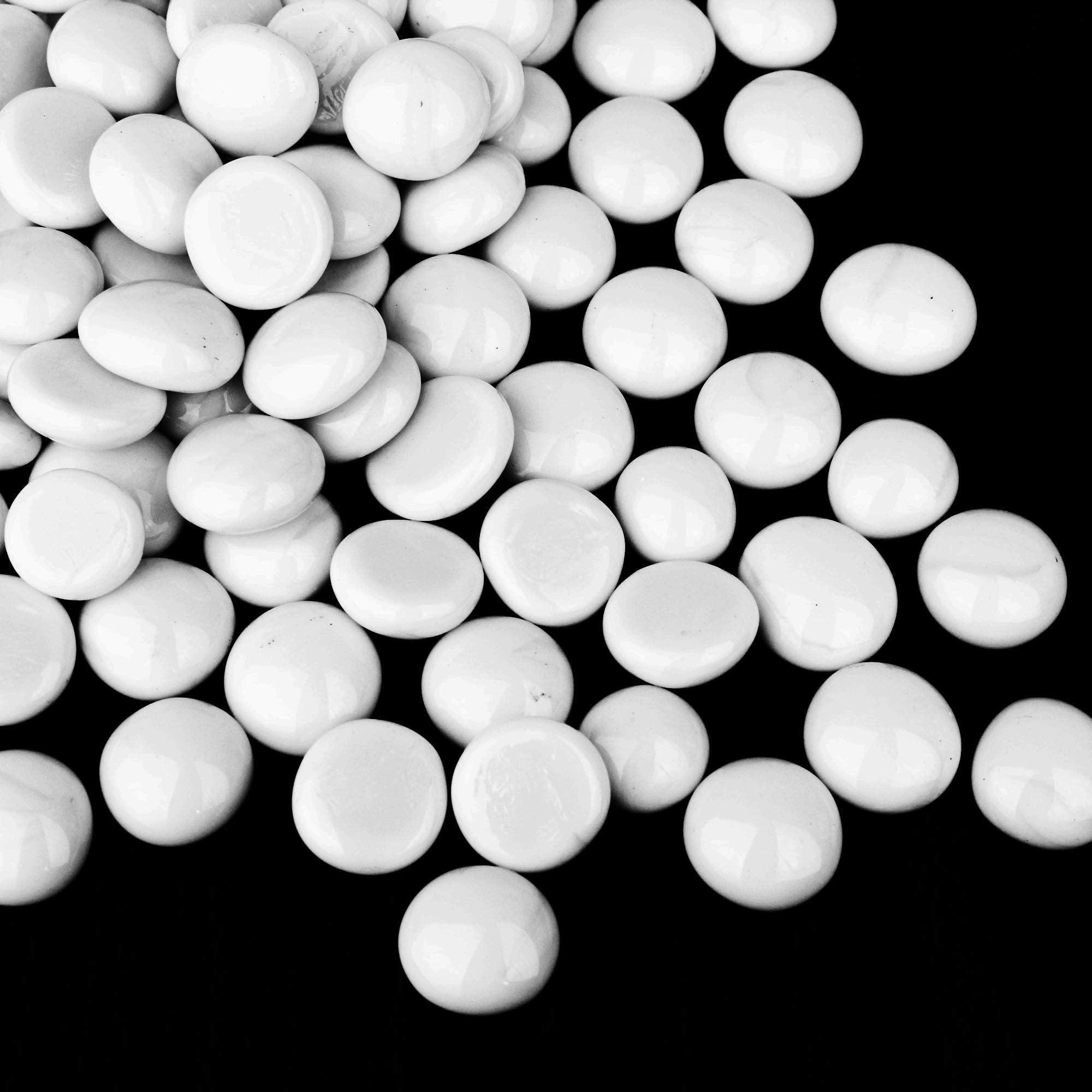 CYS EXCEL White Glass Gemstone Beads Vase Fillers (1 LB) Flat Marble Beads Multiple Color Choices Aquarium Decor Rocks Floral St