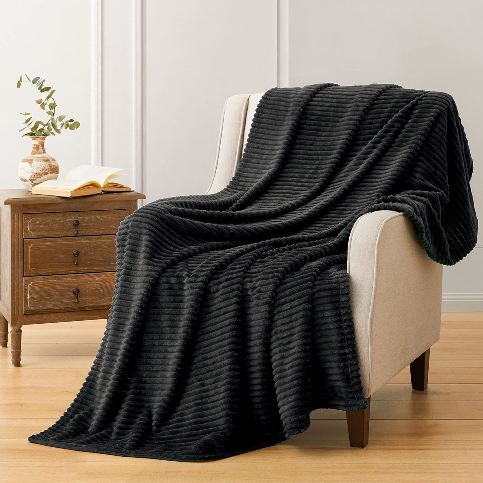 Vessia Flannel Fleece Throw Blanket(50X70 Inch, Black), Lightweight Stripe Couch Blanket, Warm And Soft Bed Blanket, Cozy Microf