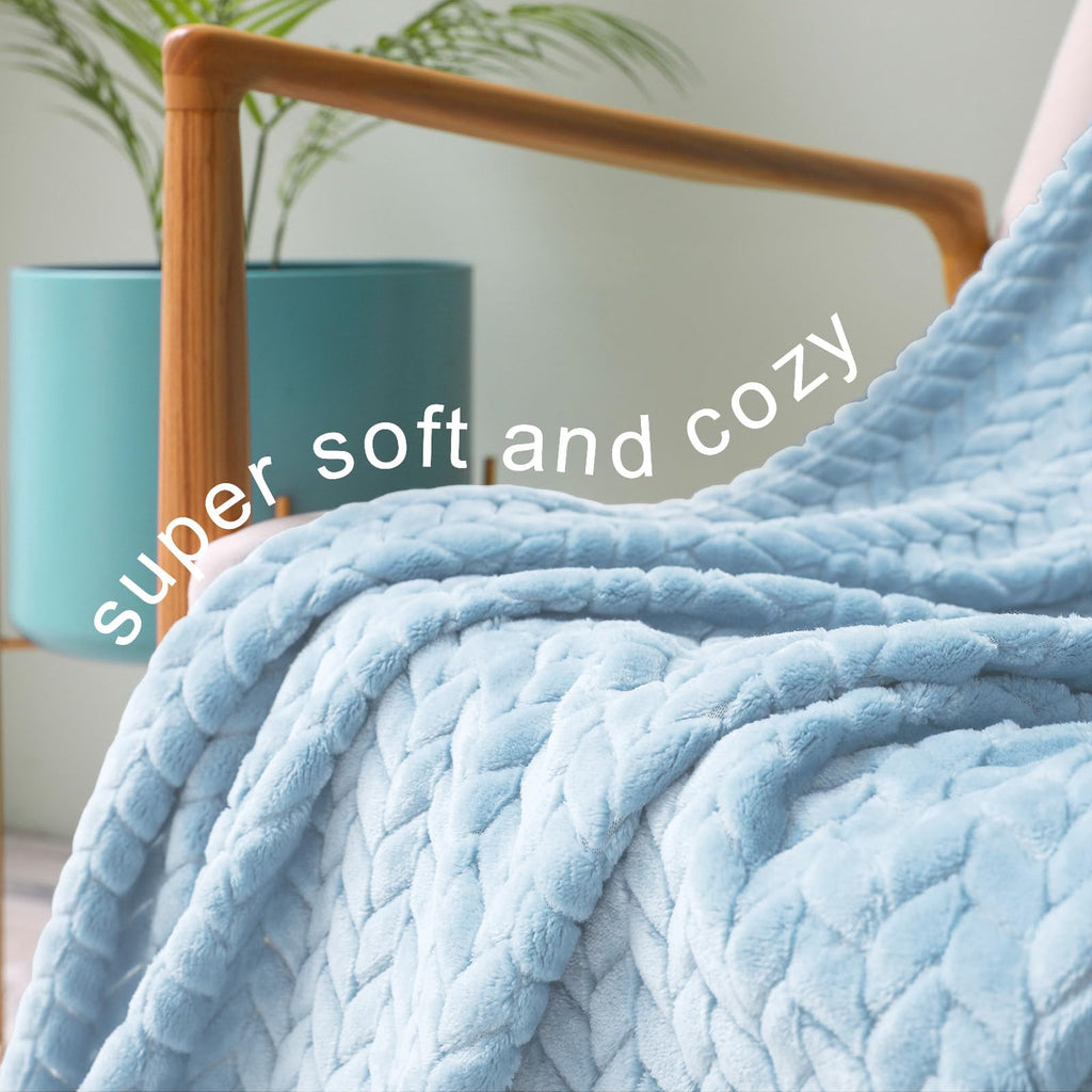 Exclusivo Mezcla Light Blue Fleece King Size Blanket For Bed, 90X104 Inches Soft Cozy 3D Decorative Jacquard Flannel Blankets, L