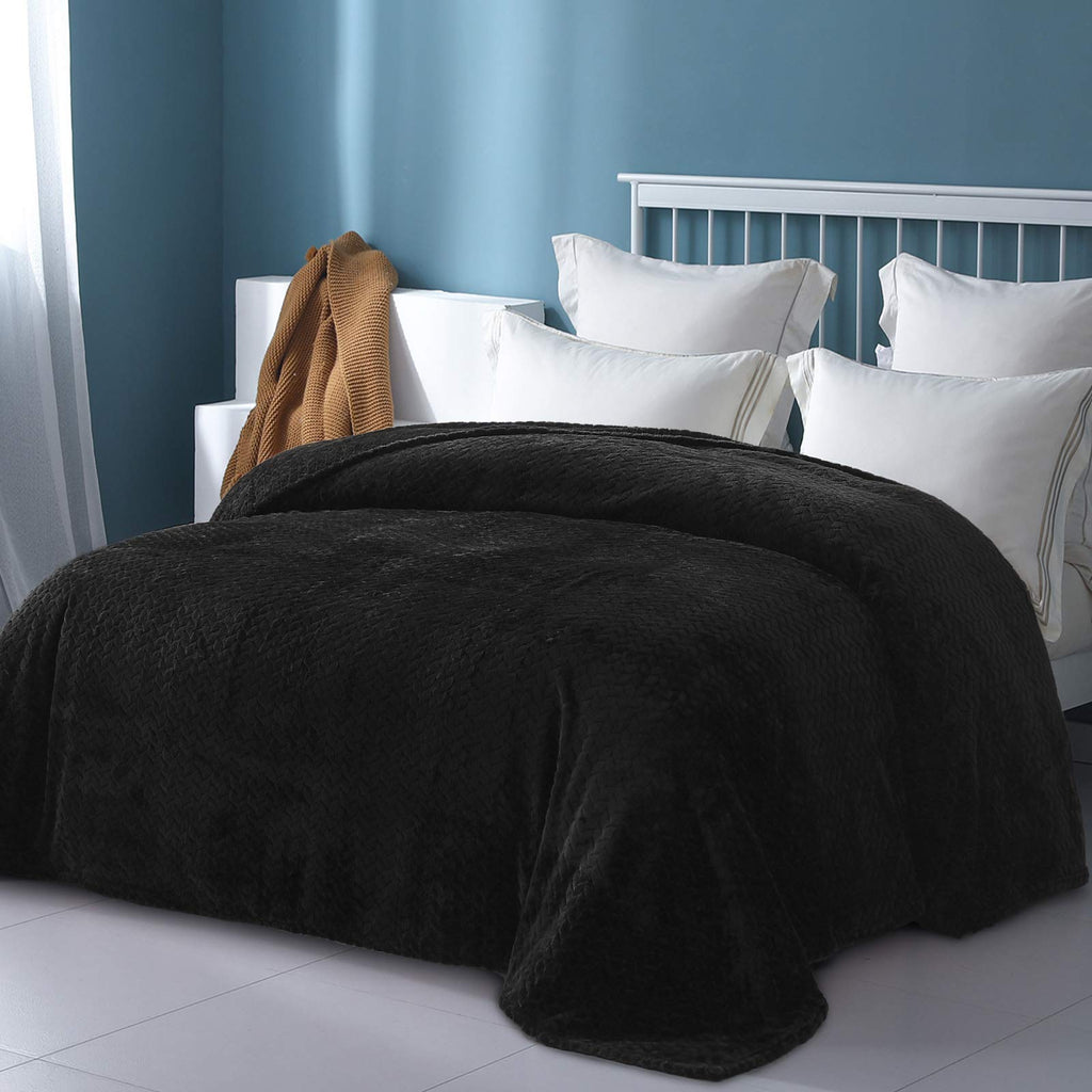 Exclusivo Mezcla Black Fleece King Size Blanket For Bed, 90X104 Inches Soft Cozy 3D Decorative Jacquard Flannel Blankets, Lightw