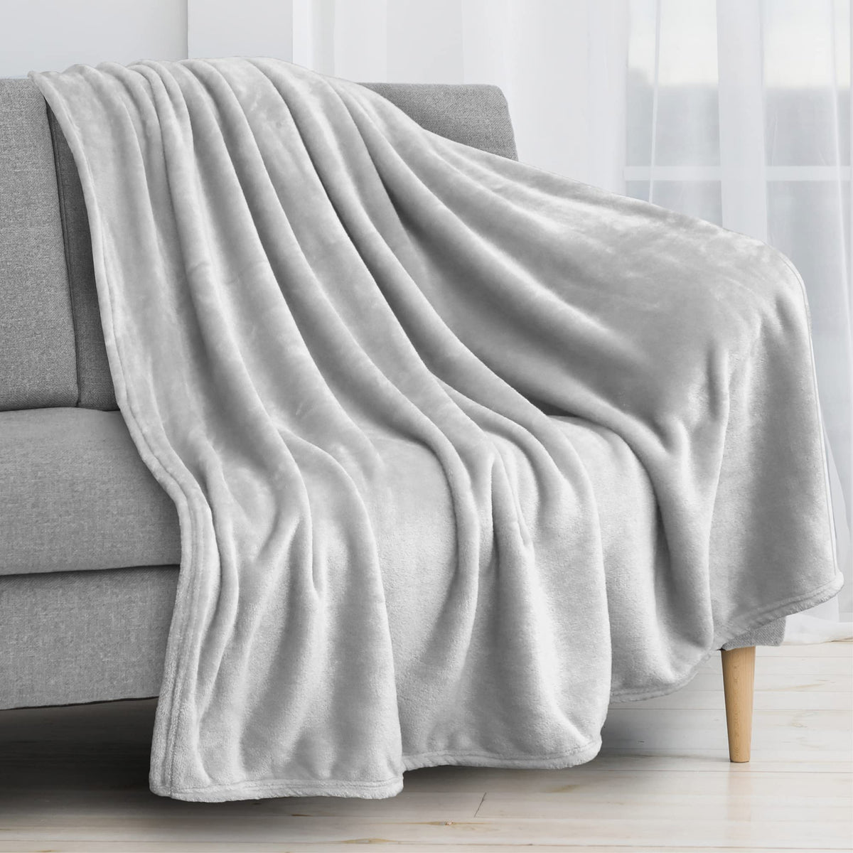 Pavilia Fleece Blanket Throw | Super Soft, Plush, Luxury Flannel Throw | Lightweight Microfiber Blanket For Sofa Couch Bed (Ligh
