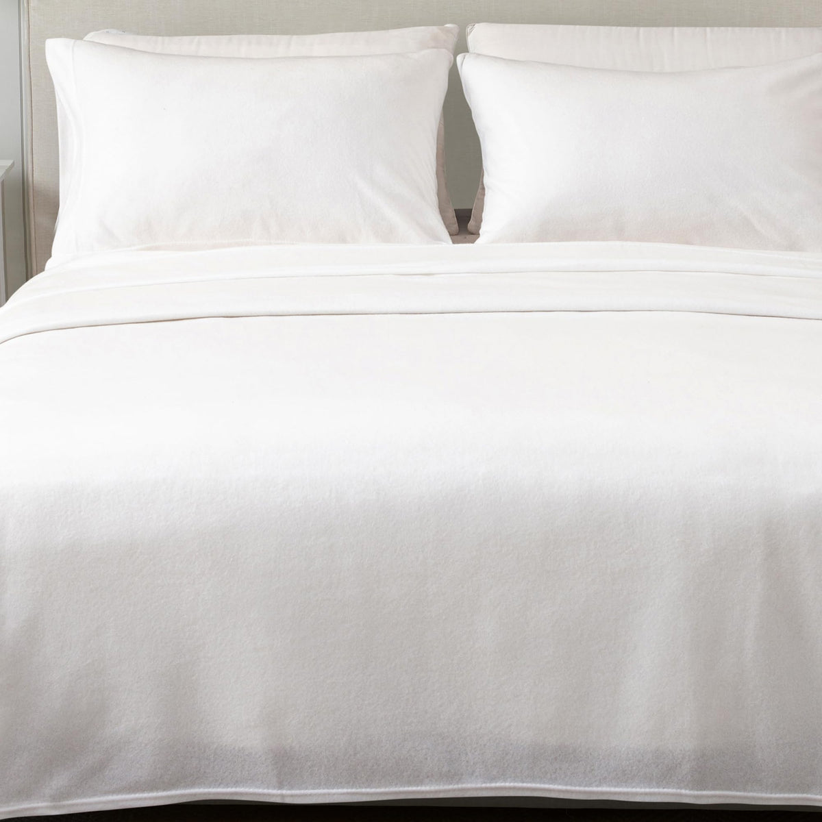Great Bay Home 4 Piece Micro Fleece Full White Sheet Set | Super Soft, Cozy Extra Plush Polar Fleece Bedding Sheets & Pillowcase