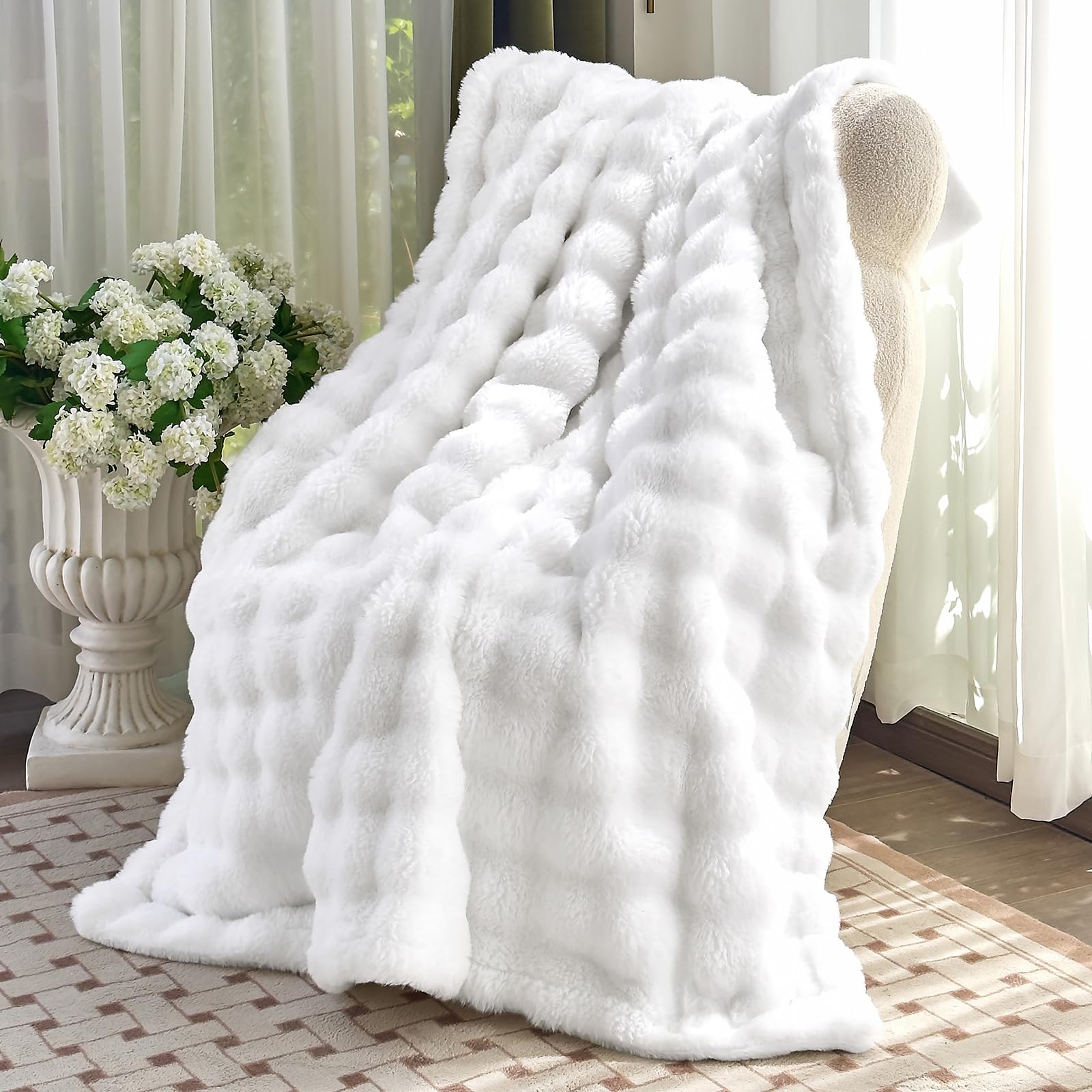 Moenchy Faux Fur White Throw Blacket For Couch - Super Soft Heavy Flufyy Thick Bubble Throw Blankets For Bed Bedroom Living Room