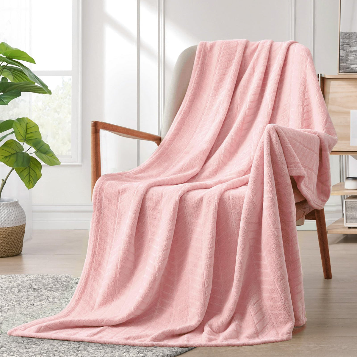 Excervent Super Soft Throw Blanket 50X70 Inches Lightweight Baby Pink Flannel Fleece Blankets, Cozy And Warm Plush Fuzzy Throws