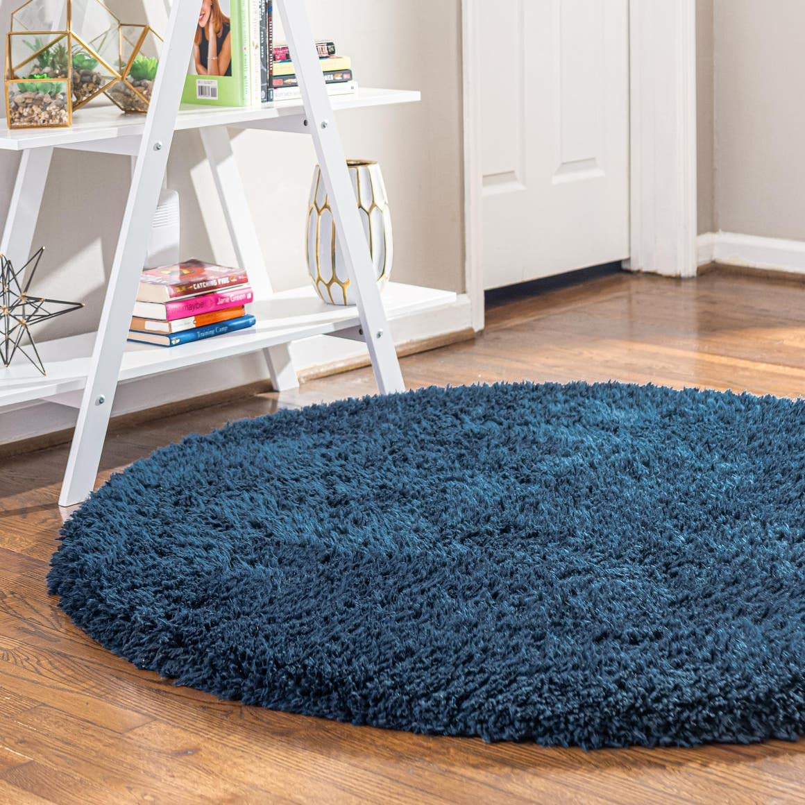 Rugs.com Infinity Collection Solid Shag Area Rug 6 Ft Round Cobalt Shag Rug Perfect for Kitchens, Dining Rooms