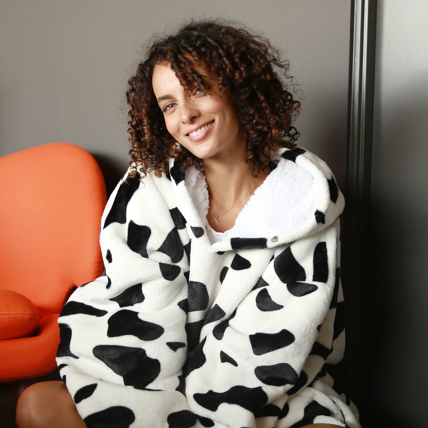 Catalonia Cow Print Oversized Hoodie Blanket Sweatshirt, Comfortable Sherpa Lounging Pullover For Adults Men Women Teenagers Wif