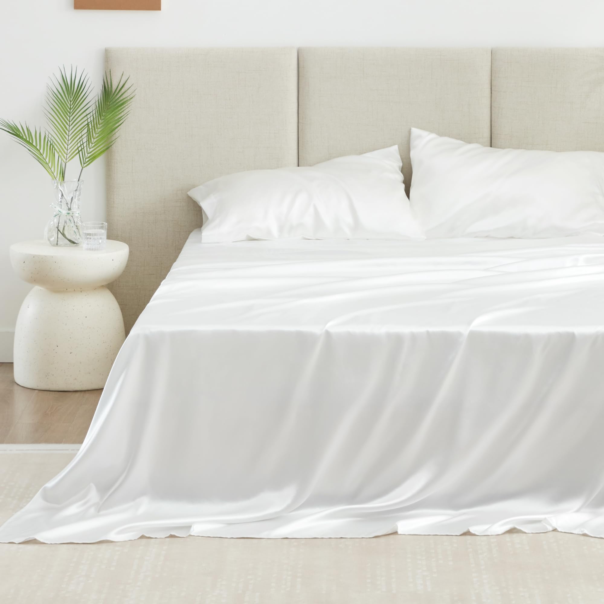 Love'S Cabin Satin Queen Sheets Set - 4 Piece White Silky Satin Bed Sheets Queen Set With Deep Pocket, Luxury Silk Feel Satin Queen Size Sheet Set (1 Flat Sheet,1 Fitted Sheet,2 Pillow Cases)