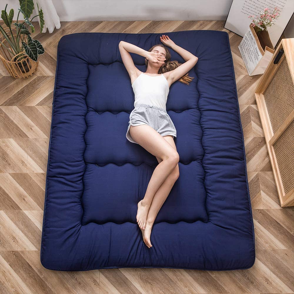 Maxyoyo Japanese Floor Mattress Futon Mattress, Thicken Tatami Mat Sleeping Pad Foldable Roll Up Mattress Boys Girls Dormitory Mattress Pad Kids Floor Lounger Pillow Bed, Navy, Queen