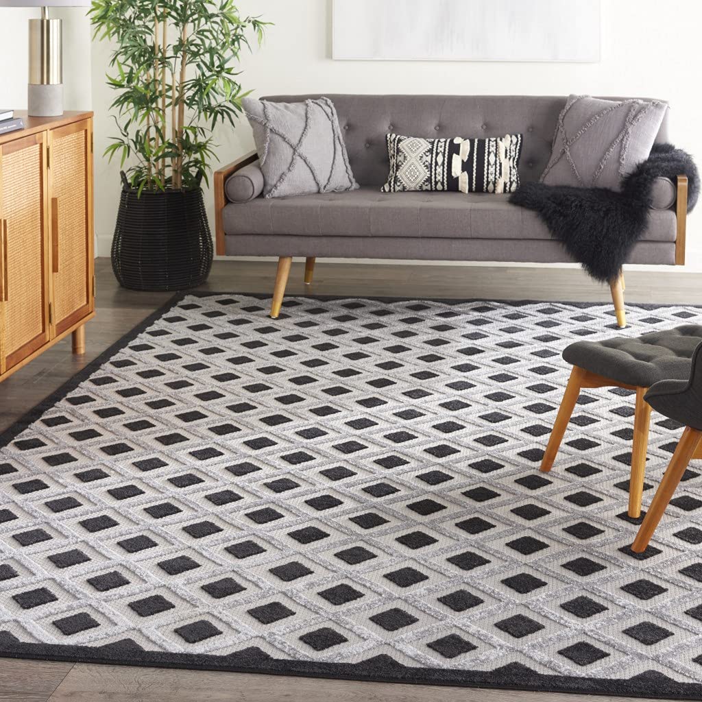 HomeRoots 100% Polypropylene 7’ x 10’ Black White Gray Indoor Outdoor Area Rug