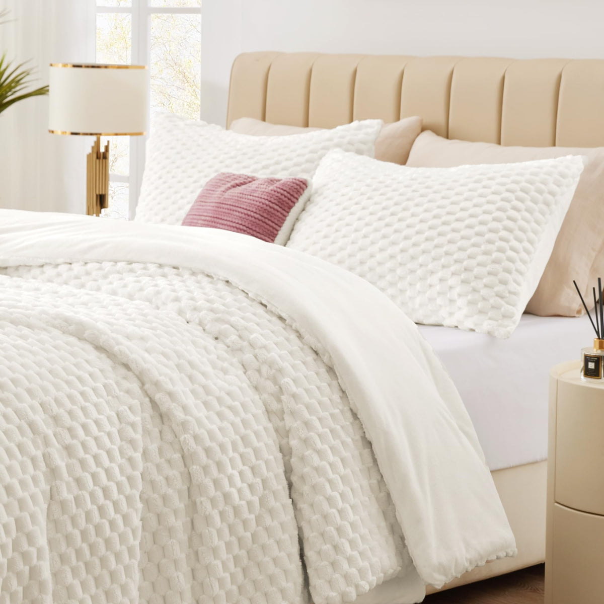Chixpace Fluffy Queen Comforter Set - Luxury Faux Fur Brushed Plaid Pattern Bedding Comforter Sets, Furry Velvet Comfort Set Whi