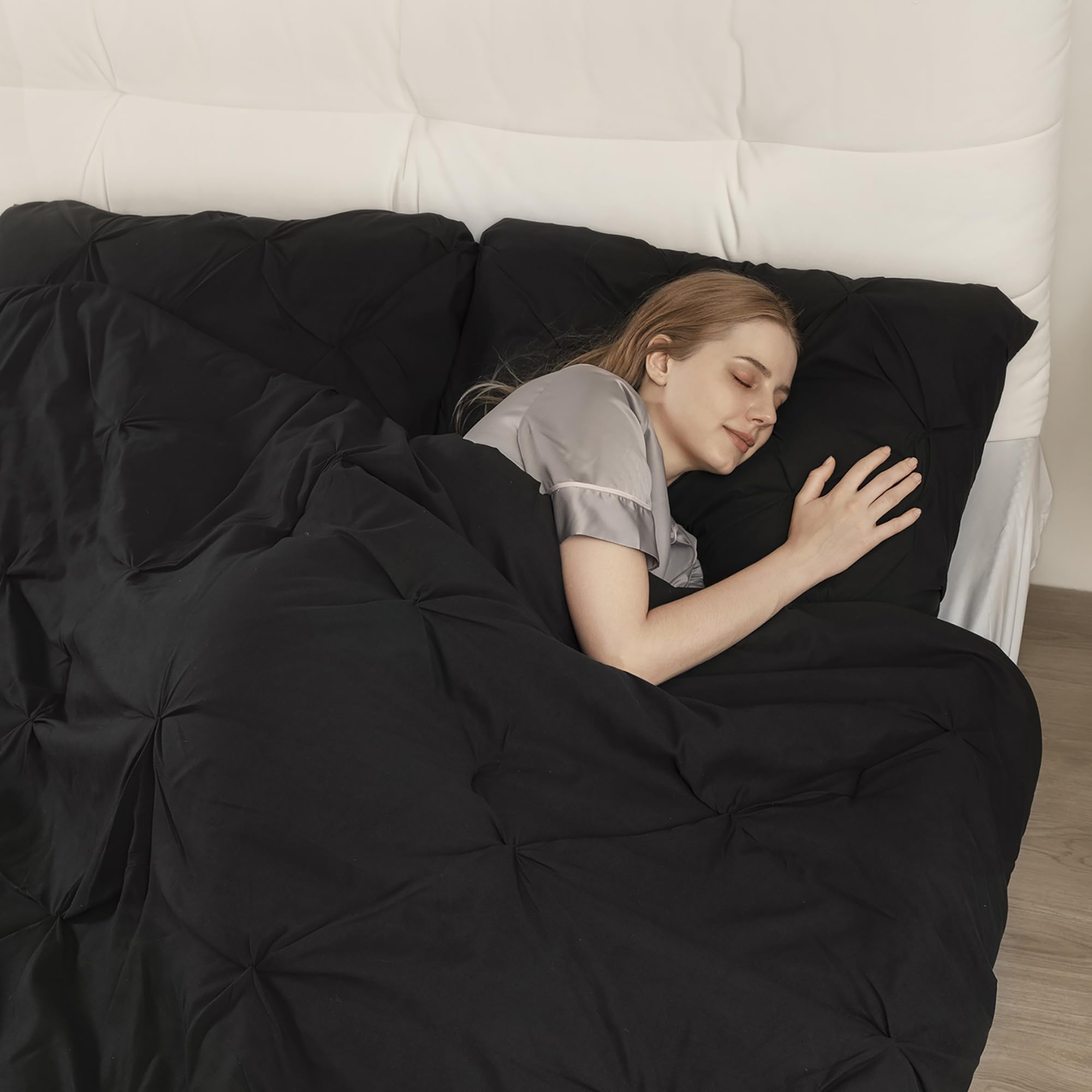 Downcool Queen Comforter Set - 3 Pieces Cute Pinch Pleat Bed Set, Soft Fluffy Comforters Queen Size Black, Down Alternative Bedd