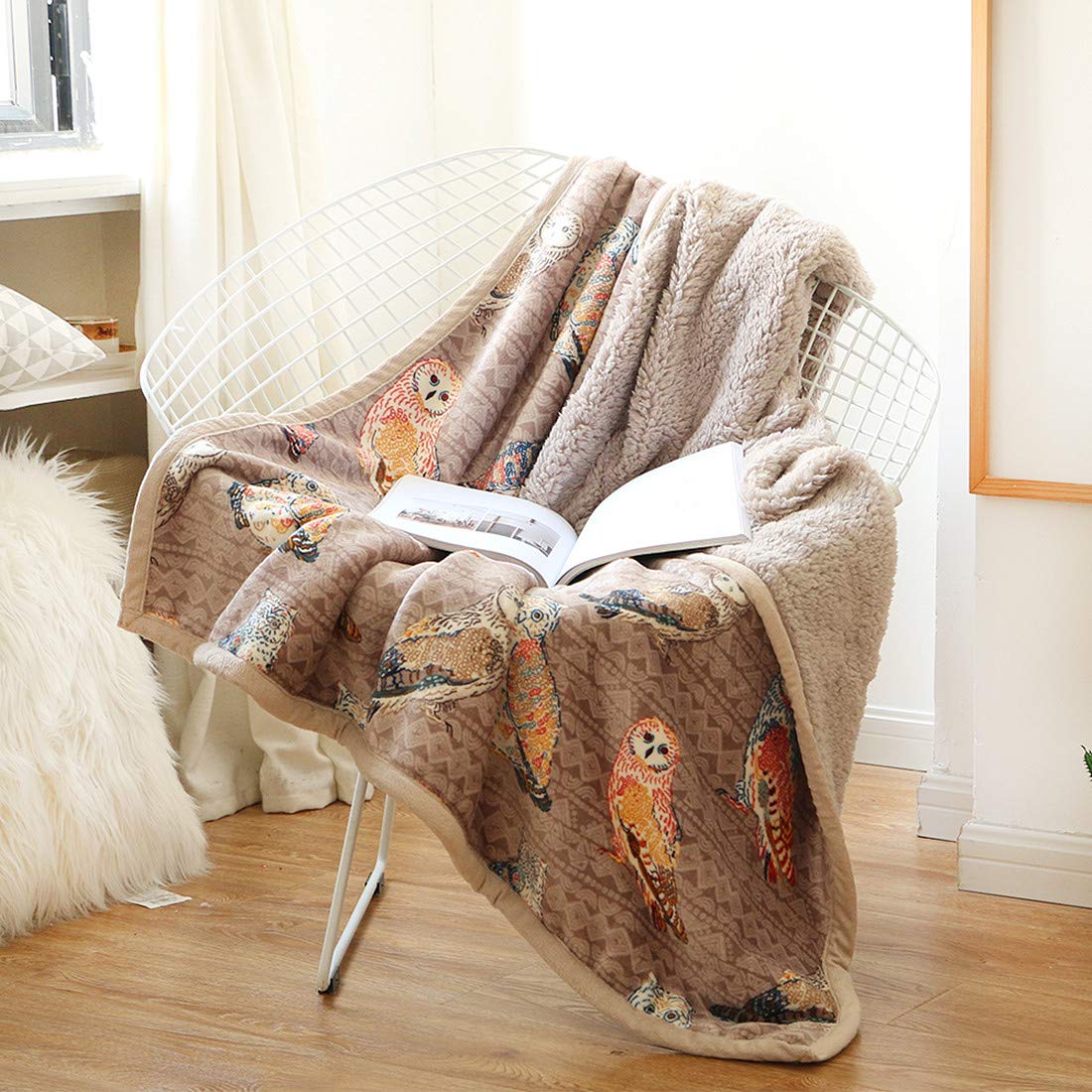 Ukeler Flannel Sherpa Throws 60' X 50' - Cute Colorful Owl Design Soft Plush Flannel Blanket Throws For Bed/Couch/Sofa/Office/
