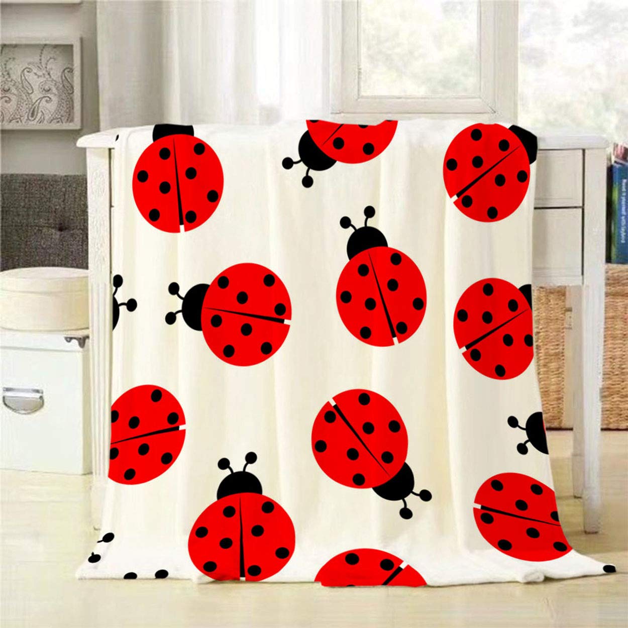 Mugod Ladybug Throw Blanket Red And Black Ladybug Seamless Pattern On White Background Decorative Soft Warm Cozy Flannel Plush T