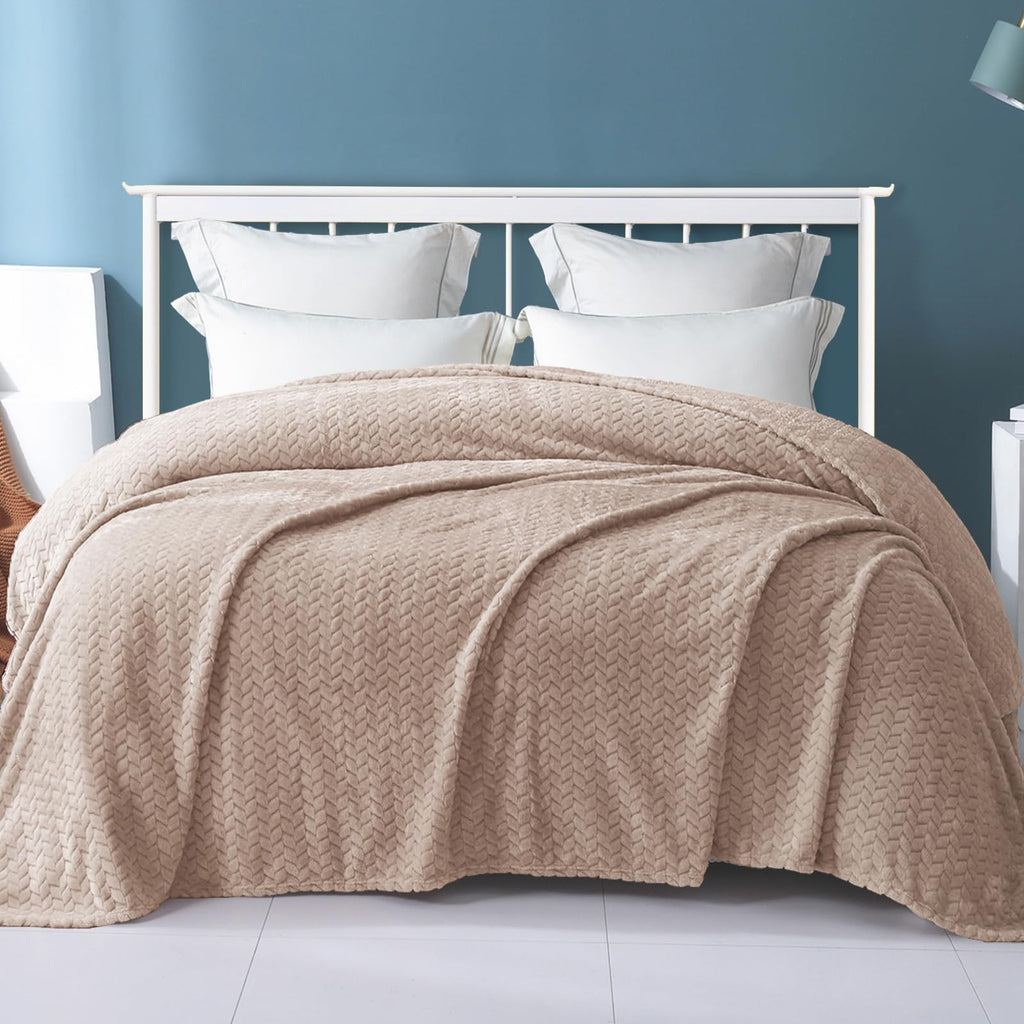 Exclusivo Mezcla Camel Fleece Twin Size Blanket For Bed, 90X66 Inches Soft Cozy 3D Decorative Jacquard Flannel Blankets, Lightwe