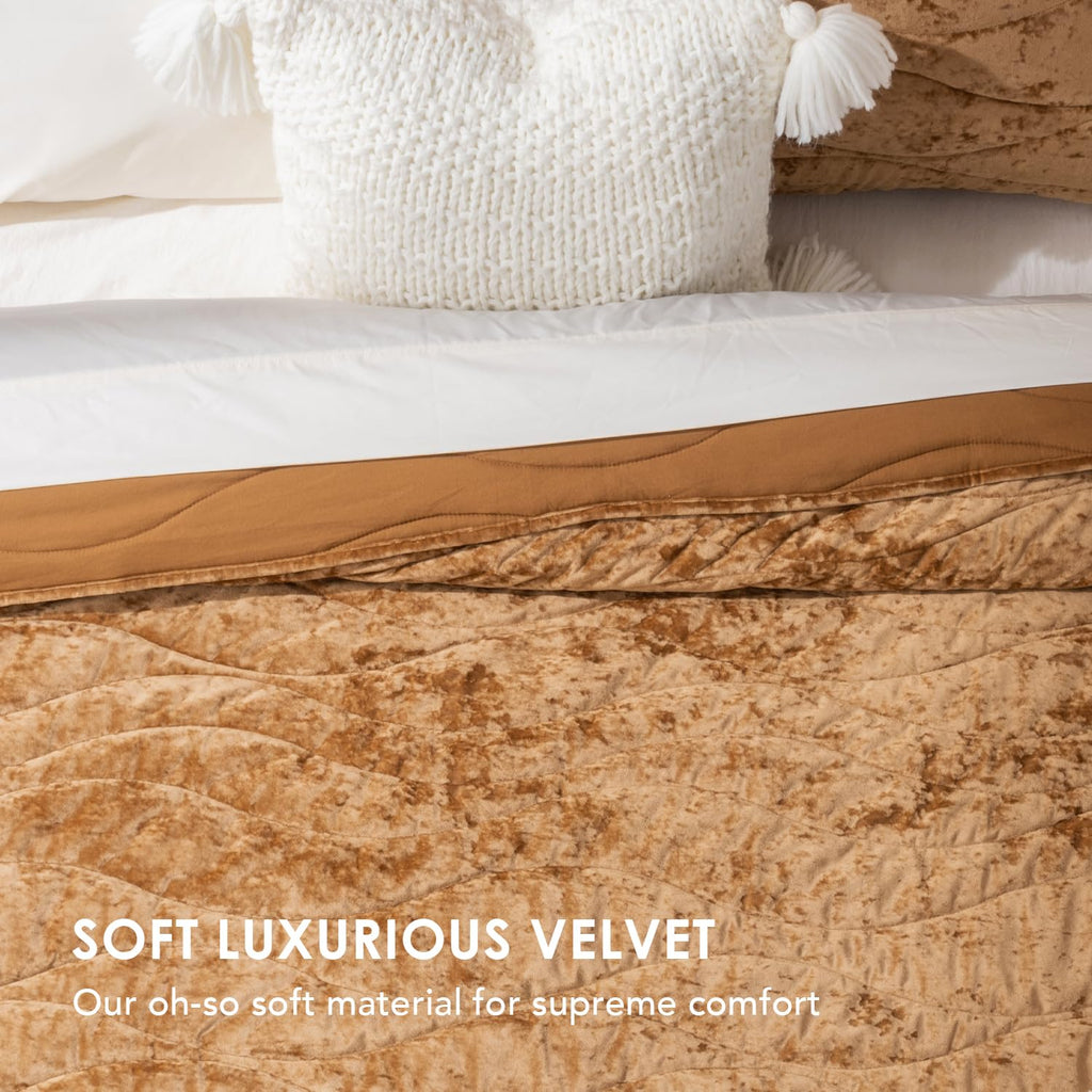Evergrace Luxury Velvet Quilt King Size, Ultra Soft Velvet Bedding Set, Lightweight Velvet Comforter For All Season, Wave Crushe
