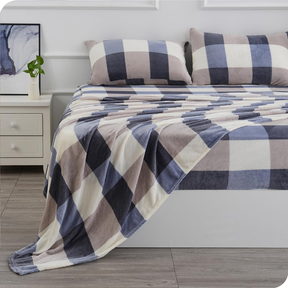 Ultra Soft Micro Fleece Queen Size Bed Sheets Set 4 Piece - Extra Soft Velvet Fleece Bed Sheet Sets | Cozy Warm, Wrinkle Resista