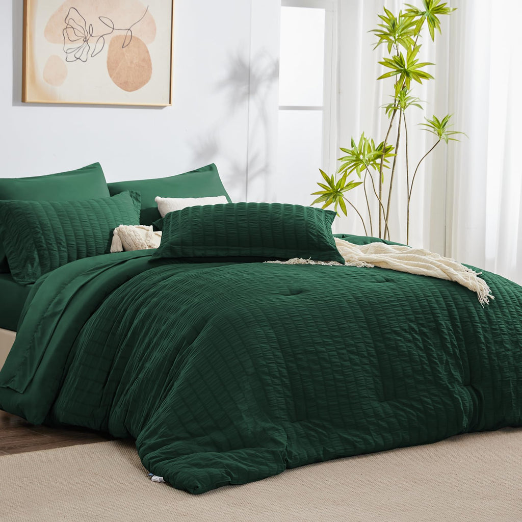 Cozylux King Seersucker Comforter Set With Emerald Green Bed In A Bag 7-Piece All Season Bedding Set With Comforter, Pillow Sham, Flat Sheet, Fitted Sheet, Pillowcase