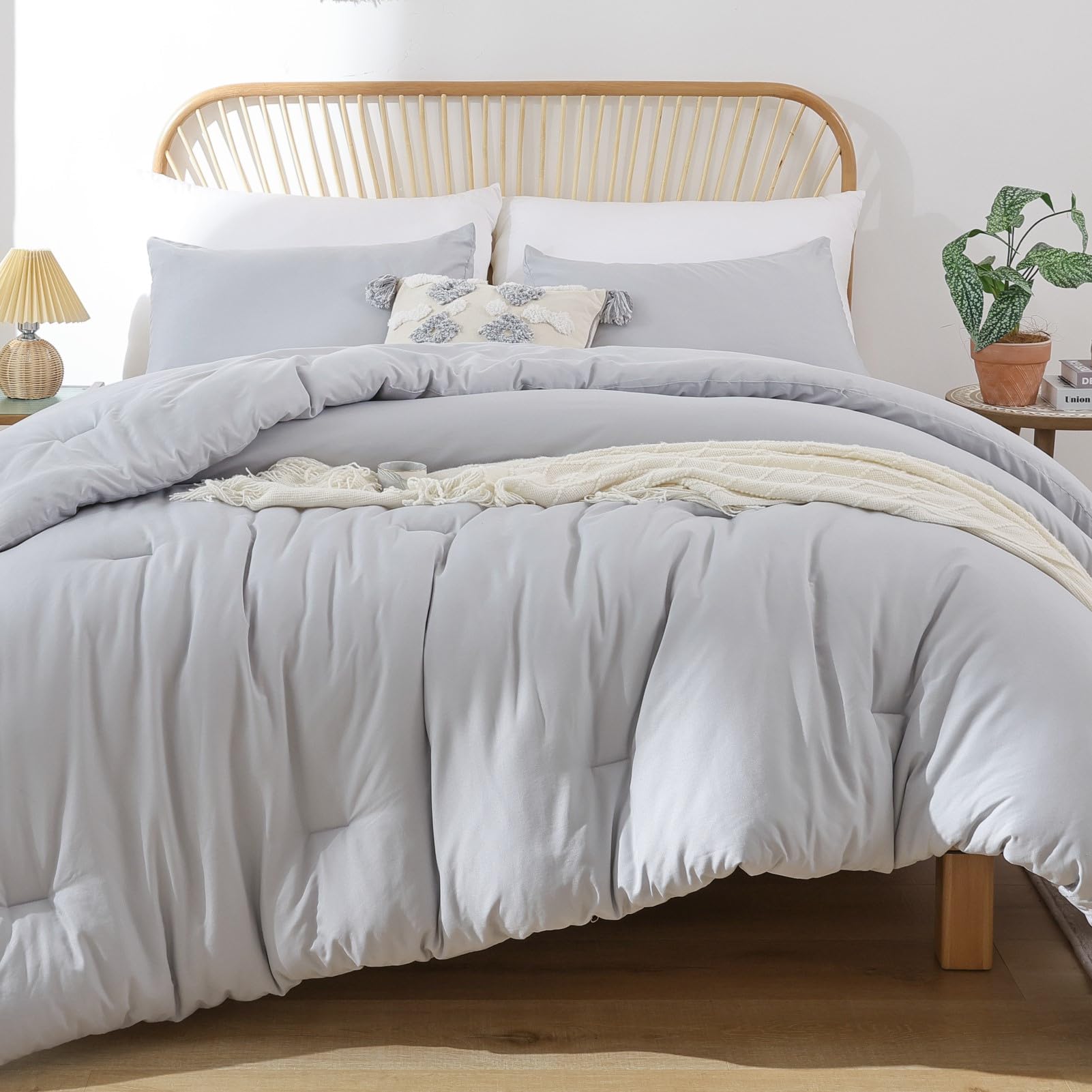 Rosgonia Light Grey Twin/Twin Xl Comforter Set For College Girls Boys, 1 Gray Comforter & 1 Pillowcase, Lightweight Kids Comfort