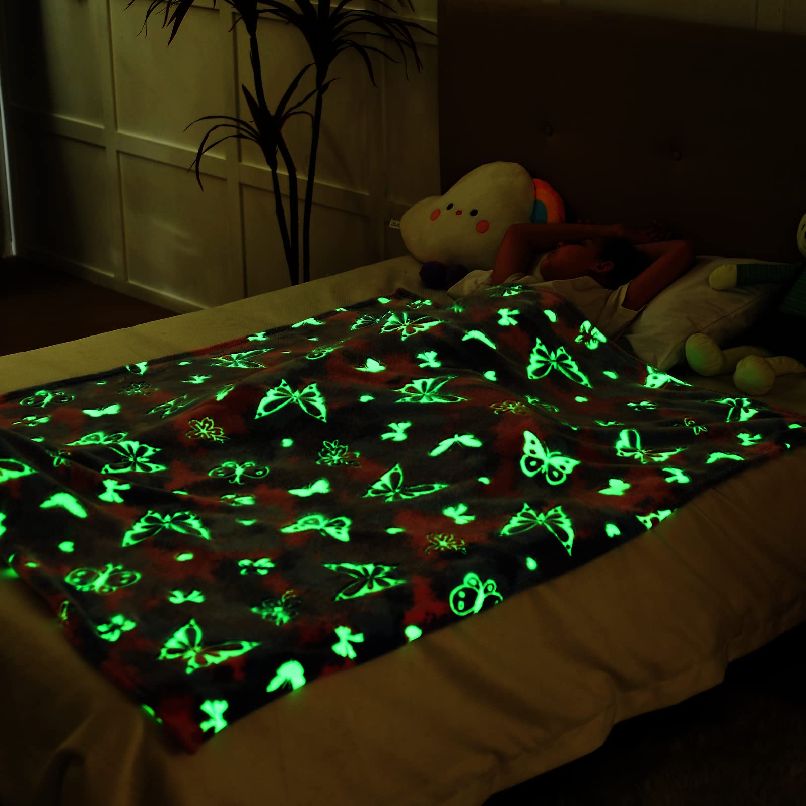 Sochow Butterfly Glow In The Dark Blanket For Daughters, Toys For 3-10 Year Old Birthday Presents, Soft Cozy Flannel Throw Blank