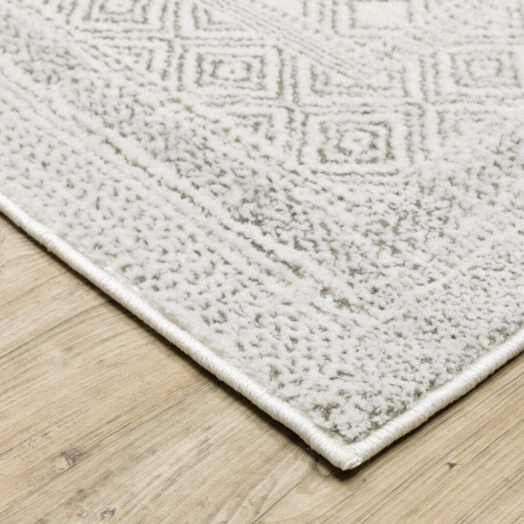 HomeRoots 507935 6 x 9 ft. White & Gray Oriental Power Loom Stain Resistant Rectangle Area Rug