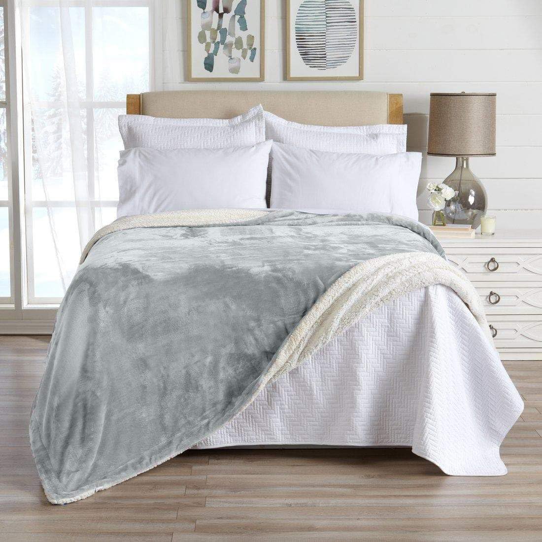 Great Bay Home Sherpa Fleece And Velvet Plush Full/Queen Throw Blanket Glacier Grey | Thick Blanket For Fall And Winter | Cozy,