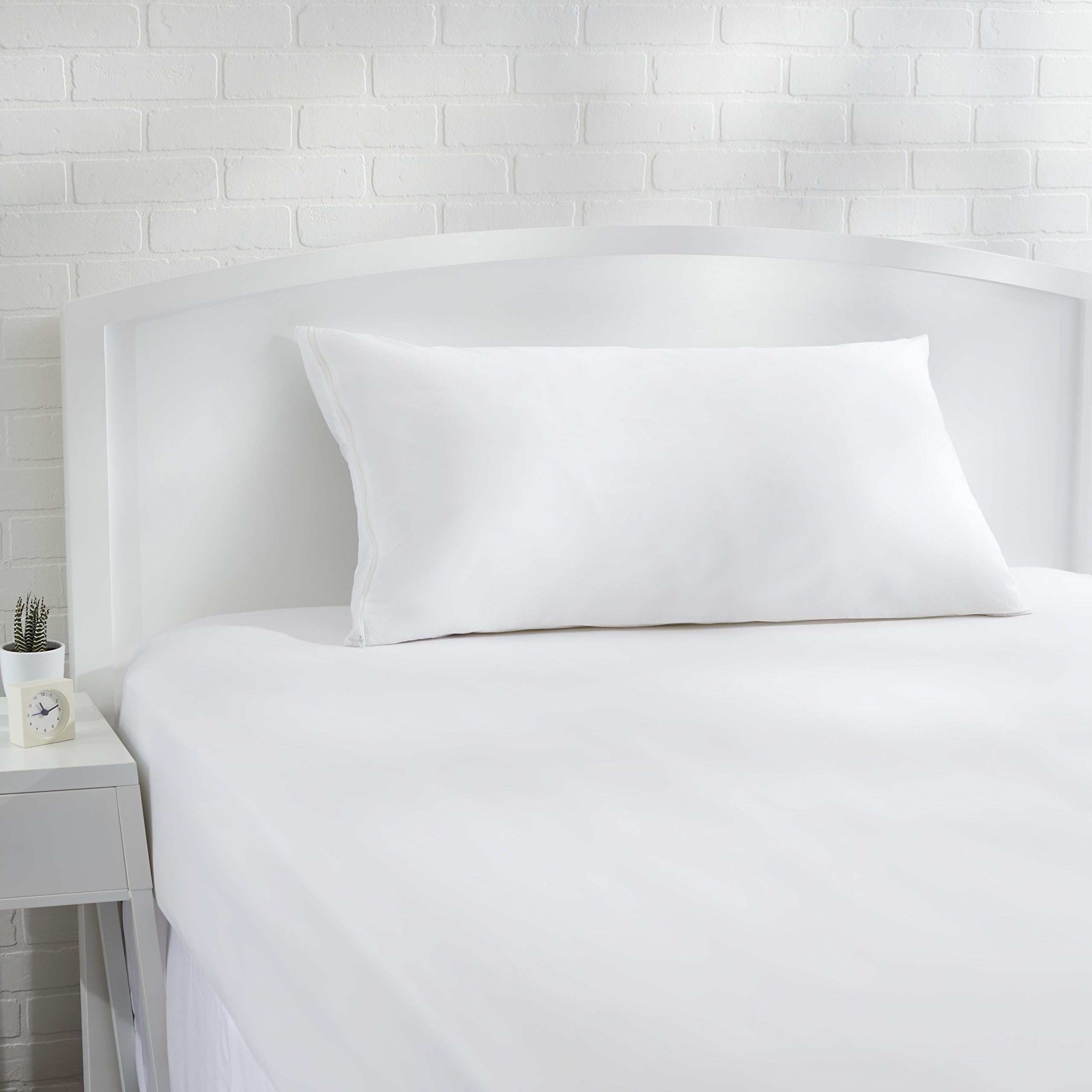 Amazon Basics King Pillow Pillowcase with Zipper, 100% Cotton Hypoallergenic, Pillow Protector, White (37 x 21 Inches), Pillows 
