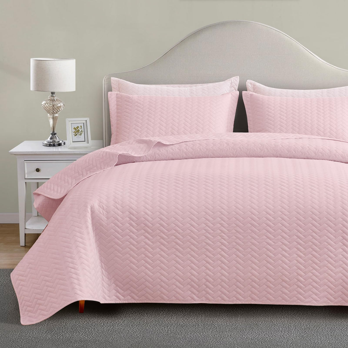 Maple&Stone Quilt Set Queen Size, Lightweight Pink Bedspread Ultrasonic Chevron Pattern Light Coverlet For All Season Comforter